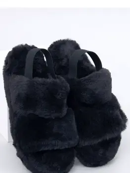 Slippers model 190361 Inello