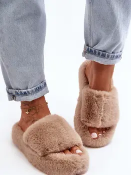 Slippers model 190672 Step in style