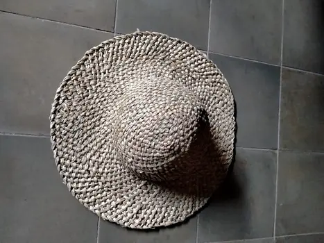 Handwoven Natural Fiber Hats – Mendong & Nipah Straw Hats from Bali