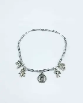 Collar trois motifs