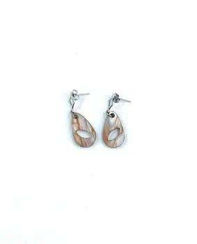 Bisutería Moderna: Pendientes en forma de gota con Toque de Color