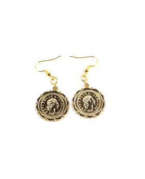 Un toque artístico y femenino: pendientes con encanto único