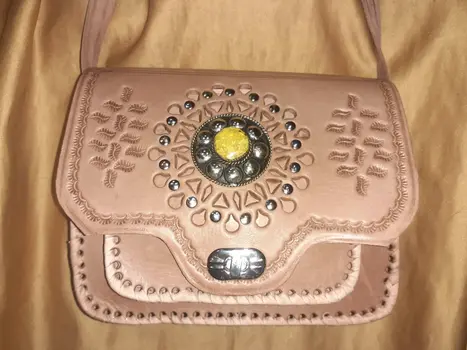 Bolso Cuadrado labrado piedra click