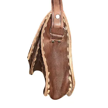 Bolso triangular hebilla