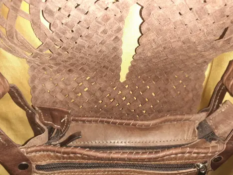 Bolso de flecos mediano