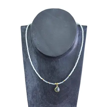 Collares de mujer de Tailandia
