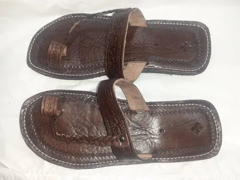 Sandalias de cuero.Marron oscuro