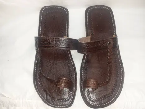 Sandalias de cuero.Marron oscuro