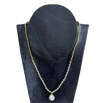 Collares de mujer de Tailandia