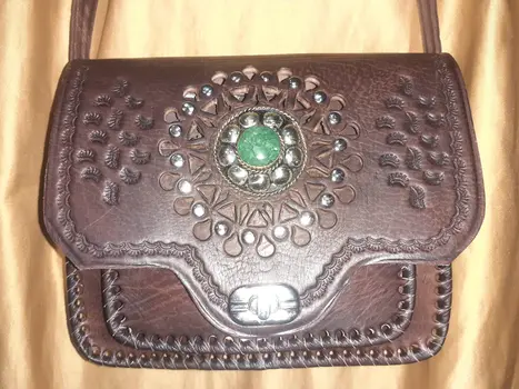 Bolso Cuadrado labrado piedra click