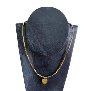 Collares de mujer de Tailandia