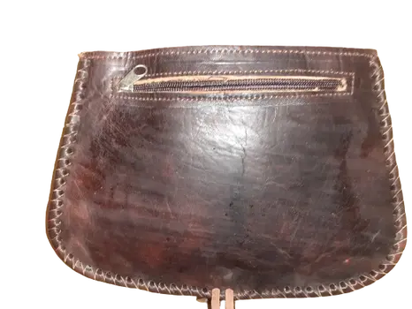Bolso trapecio calado