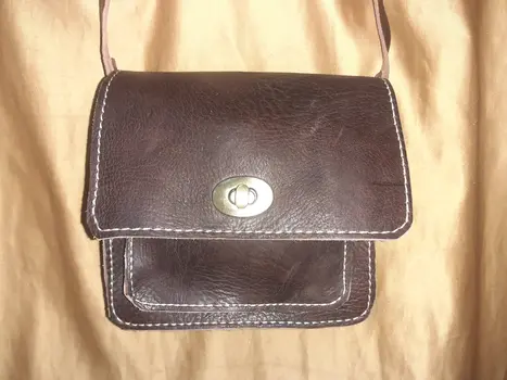 Bolso cuadrado click doble