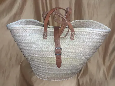 Bolso capazo de hebilla plateada