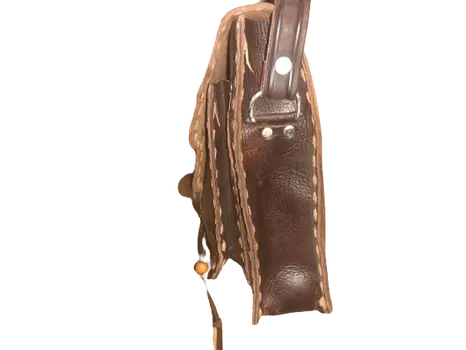 Bolso cuadrado labrado vacuno
