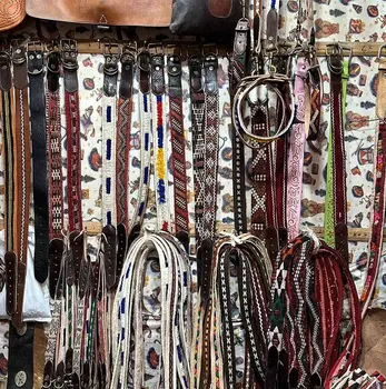 Cinturón de cuero con Kilim
