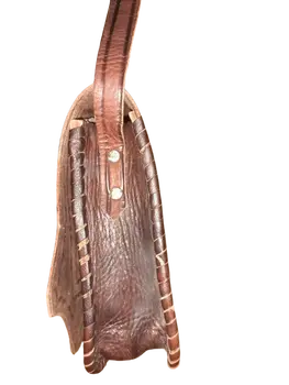 Bolso trapecio calado
