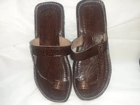 Sandalias de cuero.Marron oscuro
