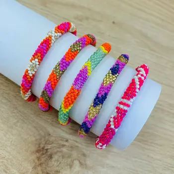 Pulsera con abalorios de colores
