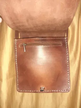Bolso Cuadrado Mediano Vacuno Click. Liso
