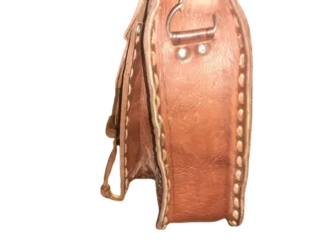 Bolso cuadrado labrado vacuno