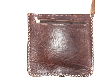 Bolso cuadrado vacuno calado