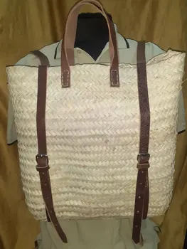 Mochila cuadrada de paja y cuero