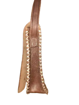 Bolso cuadrado vacuno calado