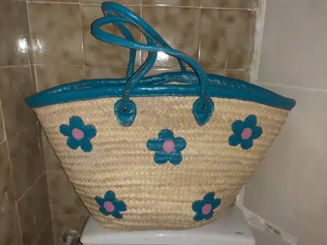 Capazo de parches de colores