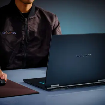 Laptop Gigabyte GAMING A16 CWHI3ES864SH 16" 32 GB RAM 1 TB SSD Intel Core i7-13620H