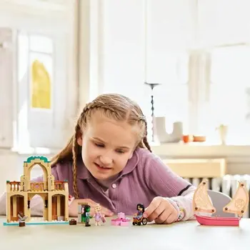 Construction set Lego Wicked 75681 Glinda Elphaba and Nessarose at Shiz University 304 Pieces
