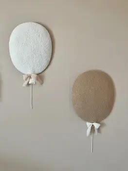 Bouclé balloon wall deco