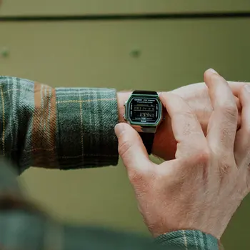 CASIO VINTAGE Mod. BLUETOOTH® SMARTPHONE LINK - BLACK - built-in accelerometer senses body movements + steps counter - ALL BLACK