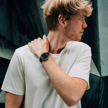 CASIO VINTAGE Mod. BLUETOOTH® SMARTPHONE LINK - BLACK - built-in accelerometer senses body movements + steps counter - ALL BLACK