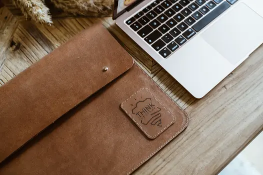 COVER MACBOOK 16" with flap Light brown