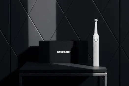 Bruzzoni exclusive toothbrush (white-silver)