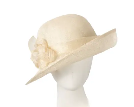 Cream bucket hat by Max Alexander