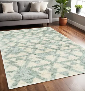 5' X 8' Ivory And Gray Geometric Area Rug