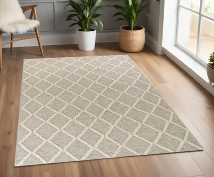 3' X 5' Gray And Ivory New Zealand Lambs Wool Diamond Area Rug