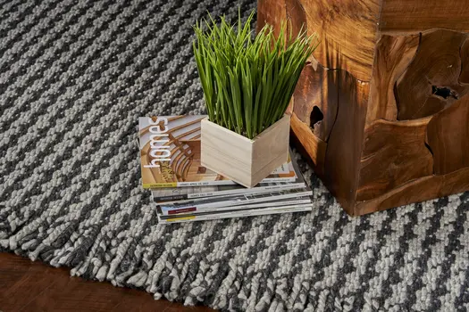 5' X 8' Dark Gray And Light Gray Wool Houndstooth Hand Woven Area Rug With Fringe