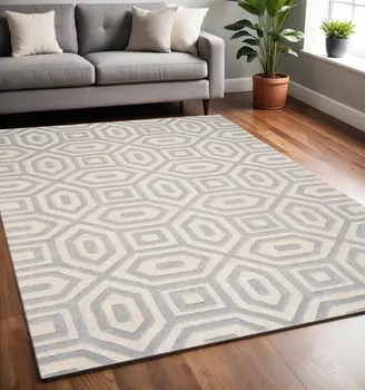5' X 8' Light Gray And Ivory Wool Geometric Hand Tufted Area Rug