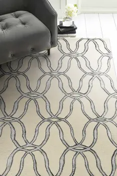 5' X 7' Beige and Silver Wool Vermicular Hand Tufted Area Rug