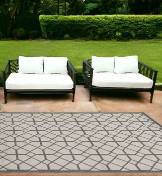 7' X 10' Gray Geometric Indoor Outdoor Area Rug