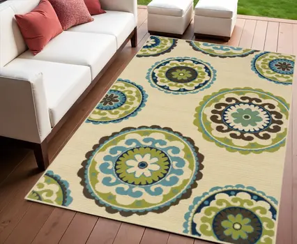 4' X 6' Green And Ivory Floral Indoor Outdoor Area Rug