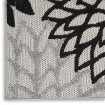 6' X 9' Black And White Indoor Outdoor Area Rug
