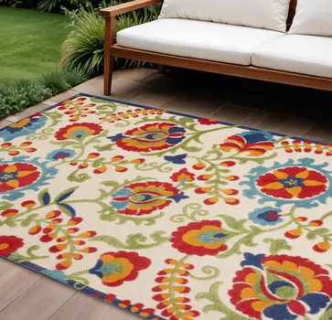 7' X 10' Green And Ivory Indoor Outdoor Area Rug