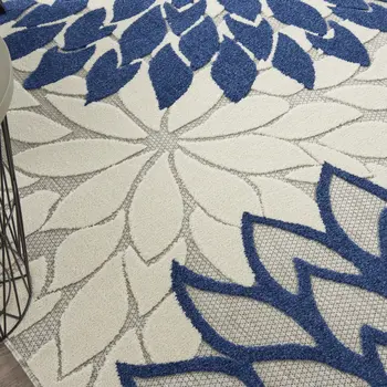 7' X 10' Ivory And Blue Indoor Outdoor Area Rug
