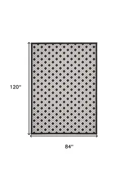 7' X 10' Black And White Indoor Outdoor Area Rug