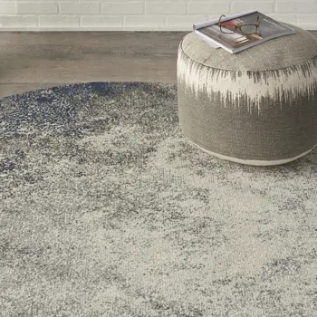 5' Gray And Ivory Abstract Round Rug