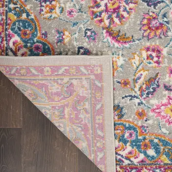 5' X 7' Gray And Ivory Medallion Area Rug